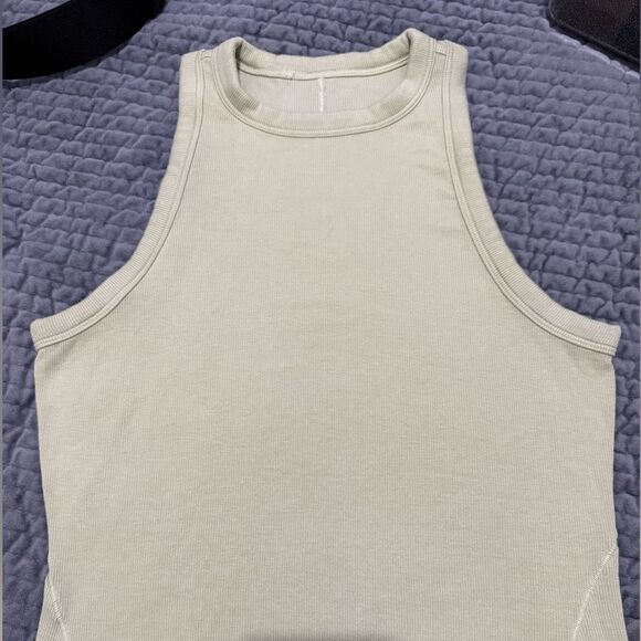 Lululemon Pistachio Green Ribbed Sleeveless Tank Top Stretchy Size M - Picture 5 of 17